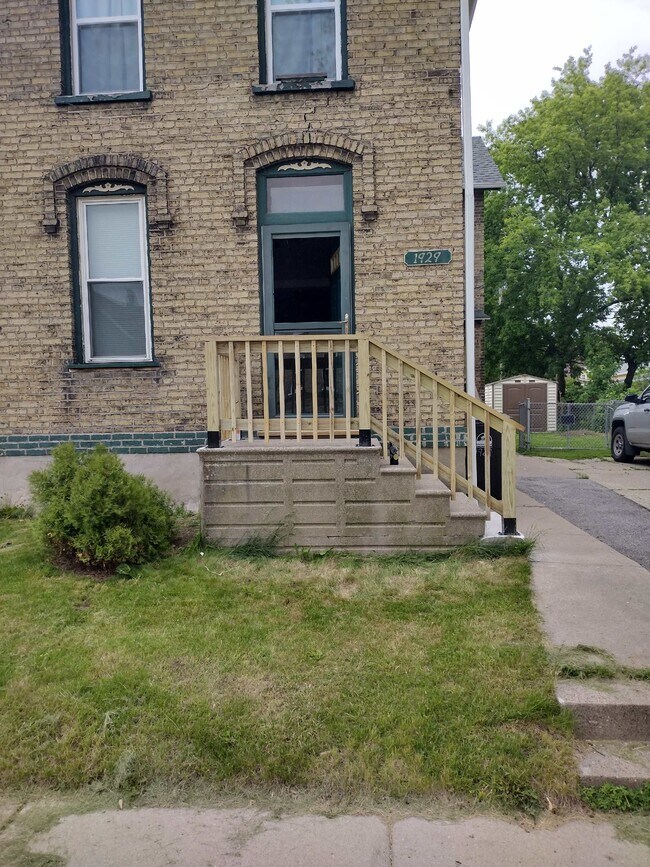 1929 Erie St 1929 Erie St Racine WI 53402 Apartment Finder
