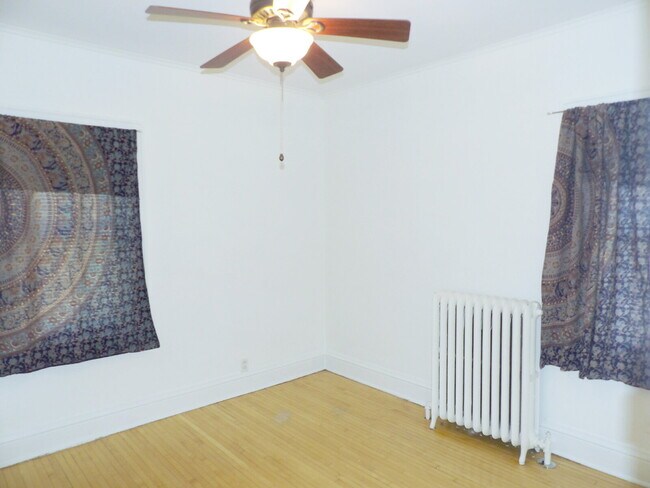 Building Photo - 2 Bedroom Condo in Brownstone