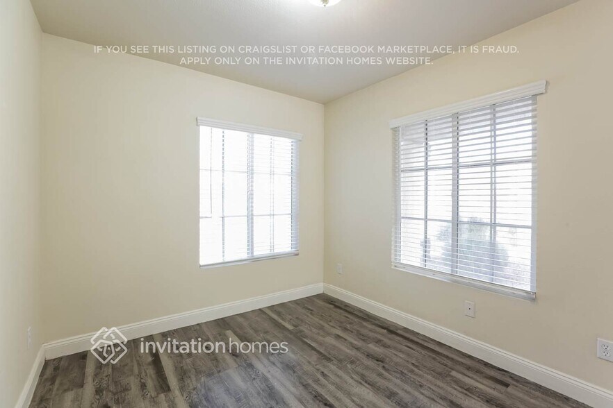 Building Photo - 10870 Fishers Island St