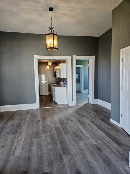 Building Photo - 111 Lincoln Ave