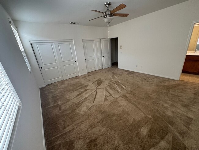 Building Photo - 6 bedroom 4.5 baths in Corona CA