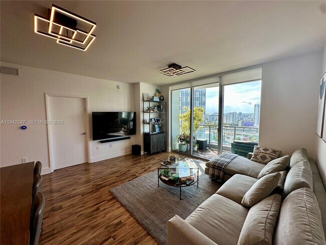 Building Photo - 90 SW 3rd St