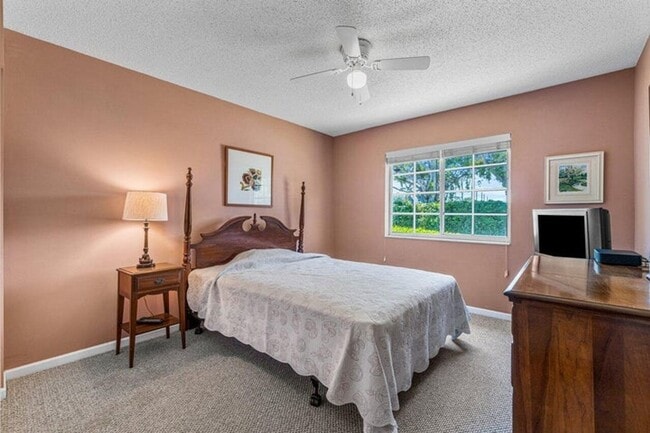 Building Photo - 55 N Lakeshore Dr