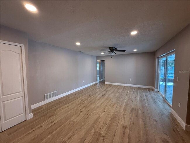 Building Photo - 1041 Manchester Cir