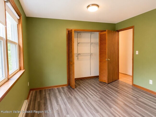 Building Photo - 4302 Genesee Dr