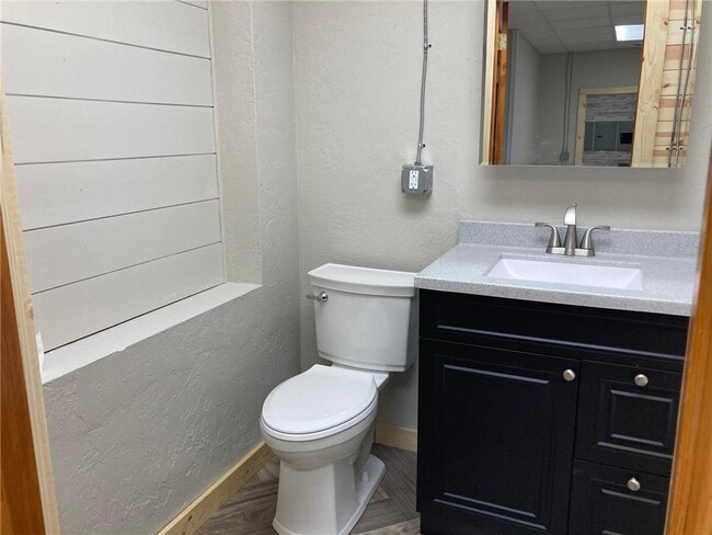 Building Photo - 219 6th St