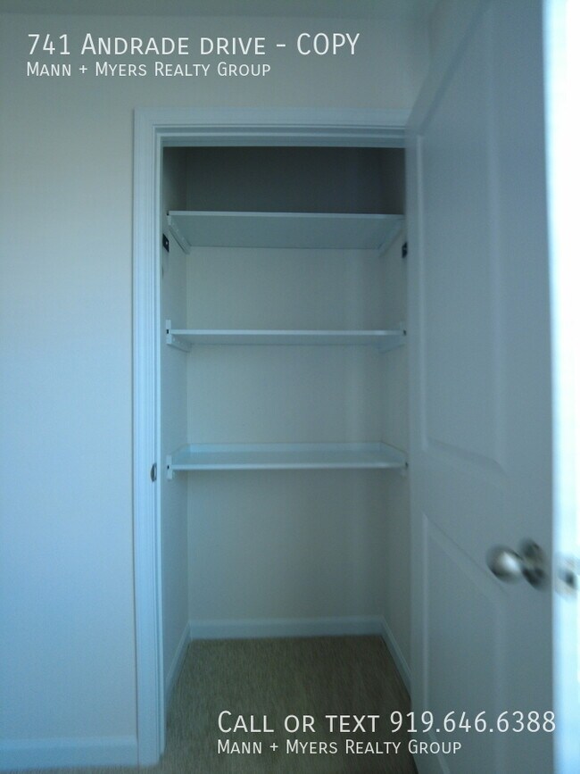 Building Photo - 741 Andrade Dr