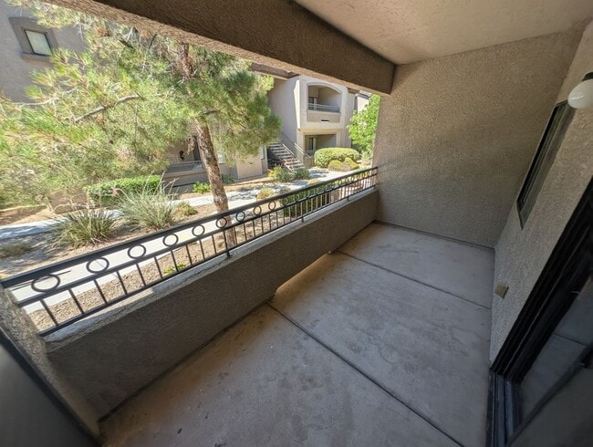 Building Photo - 8250 N Grand Canyon Dr