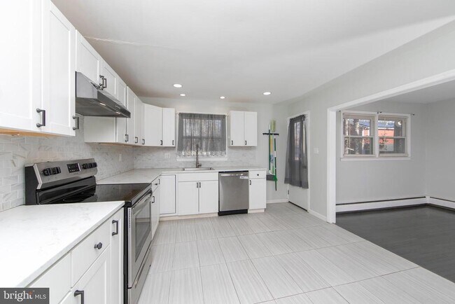 Building Photo - 332 Woodbine St