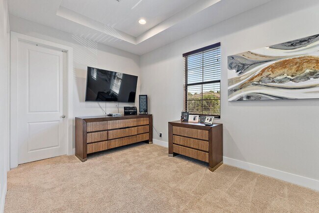 Building Photo - 1077 Faulkner Ter