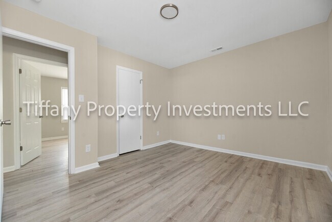 Building Photo - 3350 Misty Wood Dr