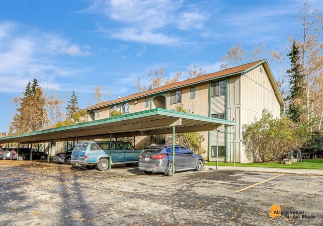 Building Photo - Top Floor End Unit Condo* Pet Friendly, Pr...