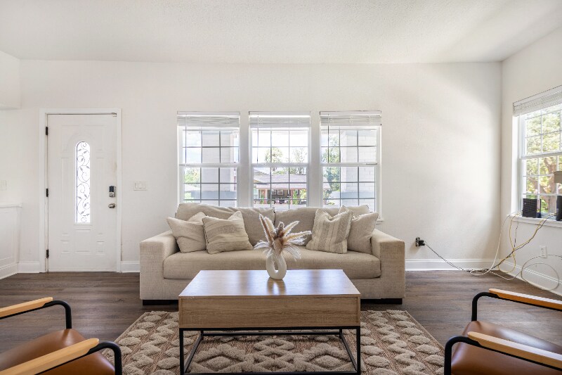 Building Photo - 1023 E Broad St