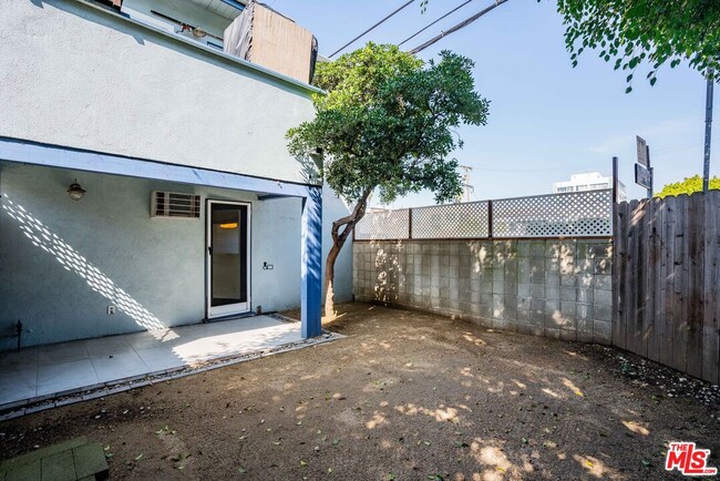 Building Photo - 27 Anchorage St