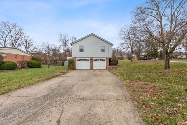 Building Photo - WESTWOOD - Spacious 3 bed 2.5 ba 2 car garage