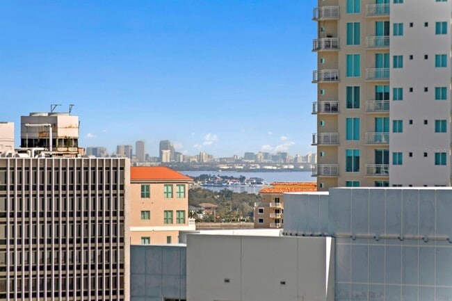 Building Photo - 275 1st Ave S