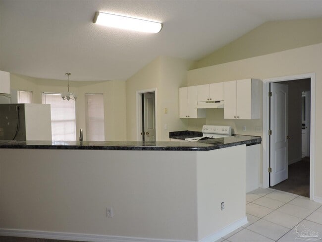 Building Photo - 1607 Dee's Rd