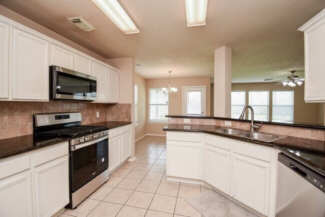 Building Photo - 9602 Siano Pines Dr