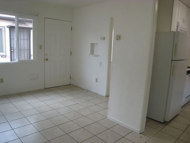 Building Photo - Vintage 1bdr unit in heart of Normal Heights! $1000 REBATE!