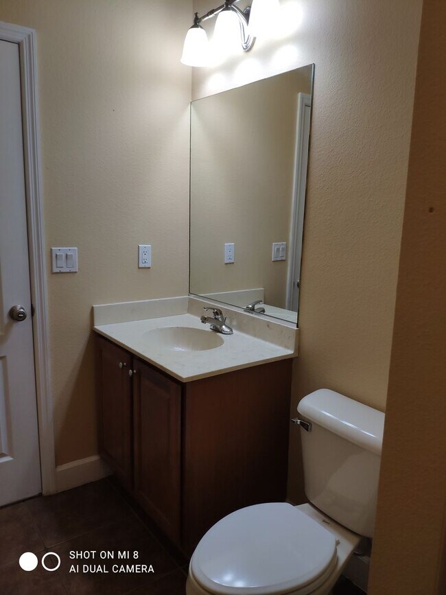 Building Photo - Luxurious 4/3/2 with circular driveway. Available after 06/10/26
