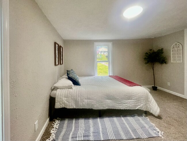 Building Photo - 5950 Jessup Rd