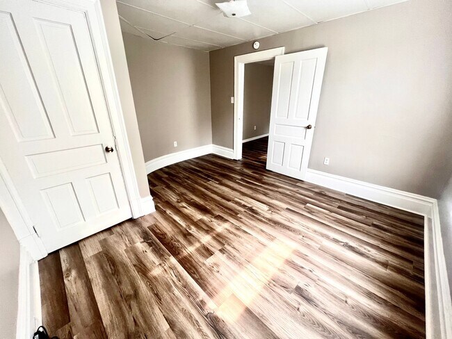 Building Photo - 129 McGinnis Avenue (Full Service)