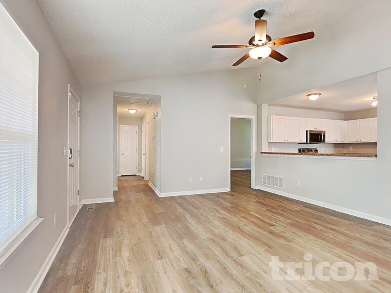 Building Photo - 38 Coachmen Ct