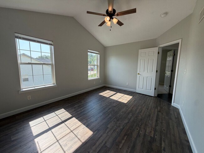 Building Photo - 135 Lyle Curtis Cir