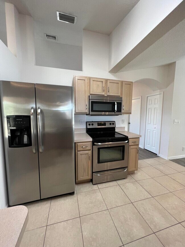 Building Photo - 4251 SW Astro Ct