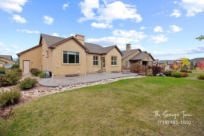 Building Photo - BEAUTIFUL 4BD + BONUS ROOM/3BA/3 CAR GARAG...