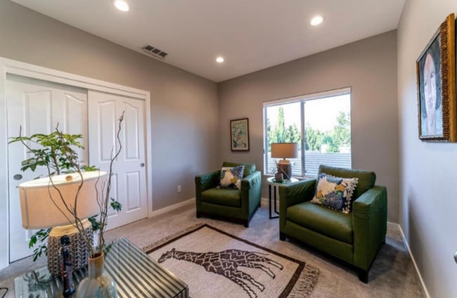 Building Photo - Custom home in Oak Ridge Estates