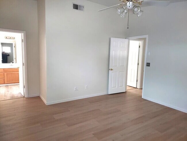 Building Photo - The 3-Bd , 2-Bth home is freshly renovated with new paint