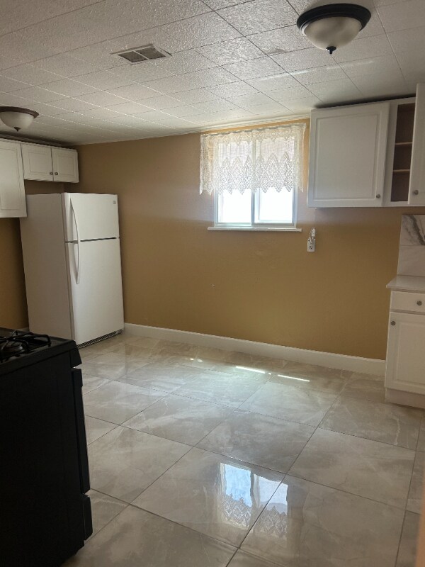 Building Photo - 4519 Cook St