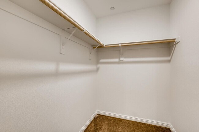 Building Photo - 3 Bedroom Townhouse in a Gated Northeast Community Near Nellis Air Force Base