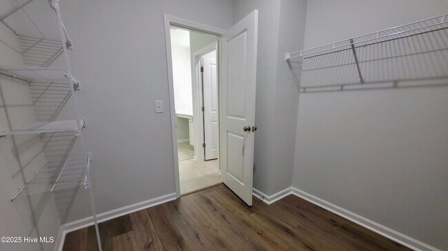Building Photo - 344 Eagle Claw Dr