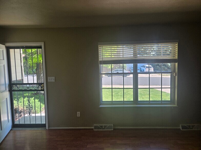 Building Photo - 6482 E Dickenson Pl