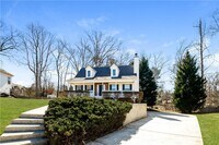 Building Photo - 105 Legend Creek Hollow