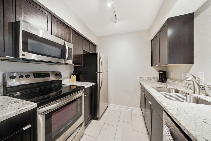 Building Photo - 4633 Wild Indigo St