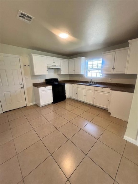 Building Photo - 7854 Star St