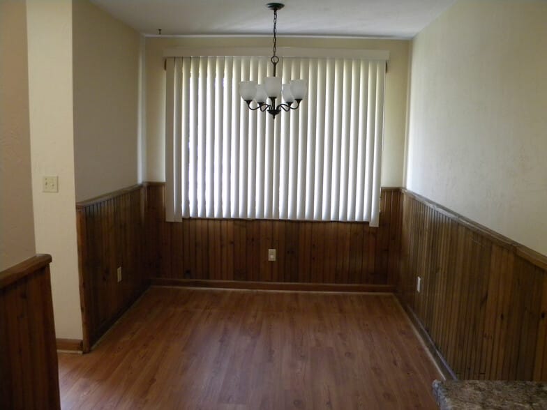 Dining room - 511 E 3rd St