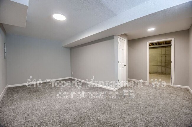 Building Photo - 2310-2312 Monroe Ave