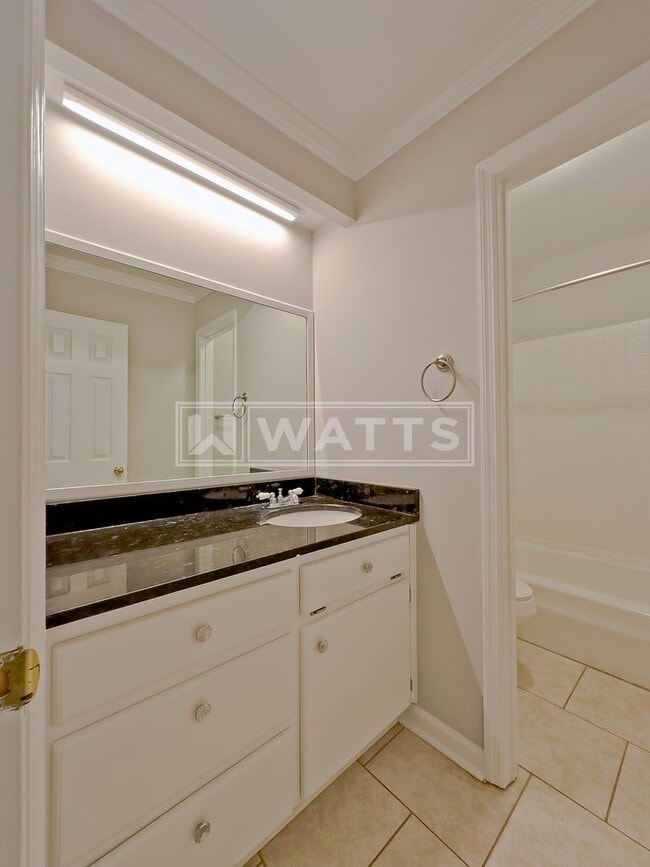 Building Photo - 2-Bedroom Condo - Foxcroft Condos in Homewood.