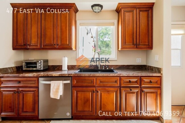 Building Photo - 477 E Vía Colusa