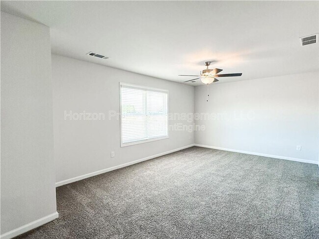 Building Photo - 6320 Pine St