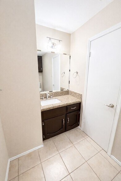 Building Photo - 2401 S Jackson Rd