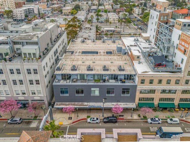 Building Photo - 433 Pine Ave
