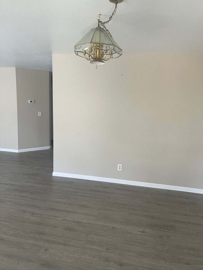 Building Photo - 2524 Garlandwood Dr