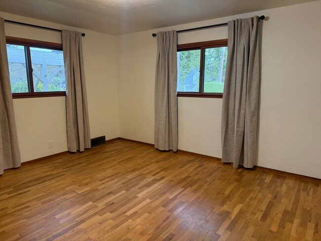 Building Photo - 2021 Taft Ave