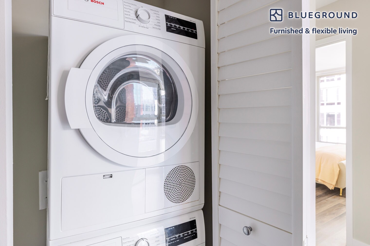 Building Photo - 1 E Delaware Pl