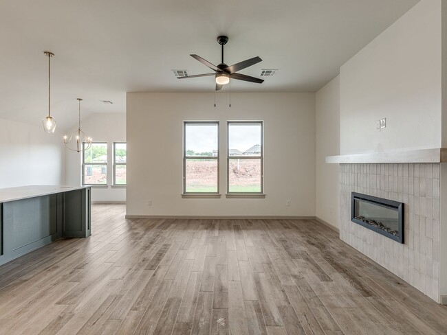 Building Photo - Brand New Home In Noble!